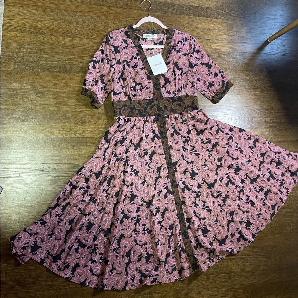 NWT! DVF Peony print dress- perfect condition.